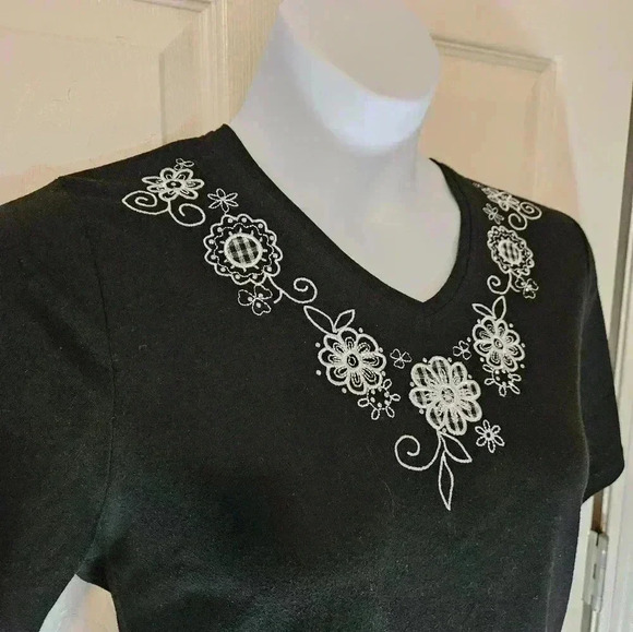 Allison Daley Black white Floral Embellished Top Size Lg - Picture 2 of 5